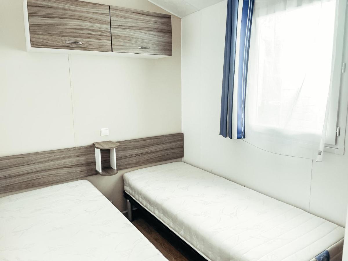 3 Bedroom Chalets Camping Lei Suves - Joycasa Roquebrune-sur-Argens Buitenkant foto