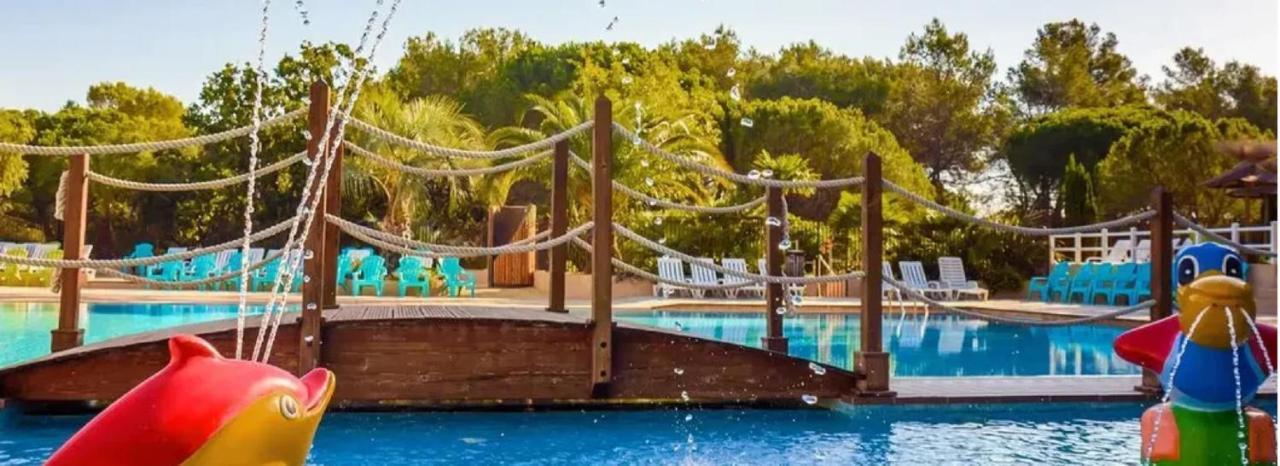 3 Bedroom Chalets Camping Lei Suves - Joycasa Roquebrune-sur-Argens Buitenkant foto