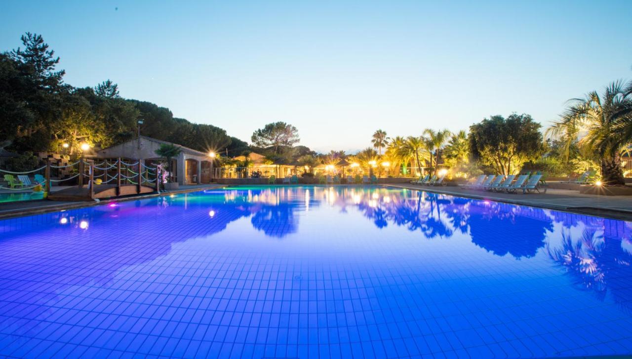 3 Bedroom Chalets Camping Lei Suves - Joycasa Roquebrune-sur-Argens Buitenkant foto