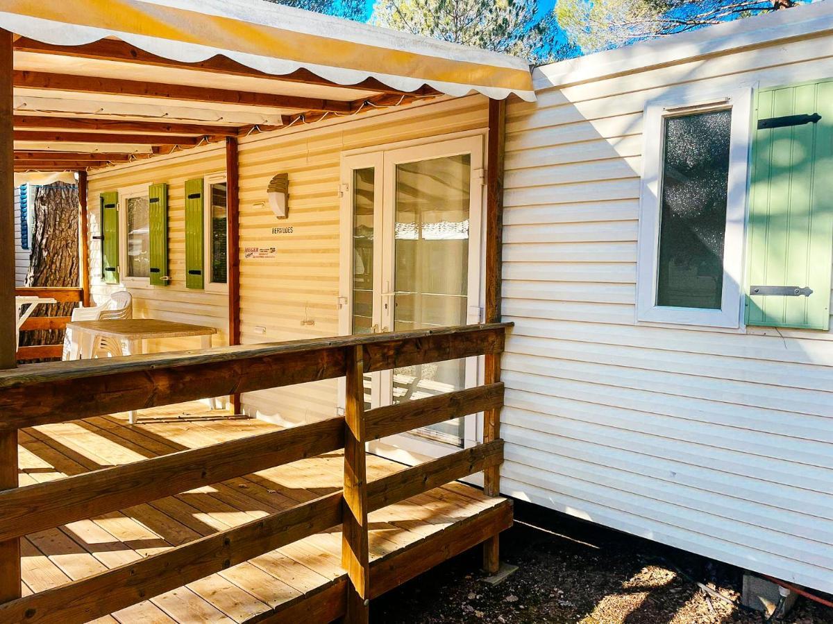 3 Bedroom Chalets Camping Lei Suves - Joycasa Roquebrune-sur-Argens Buitenkant foto