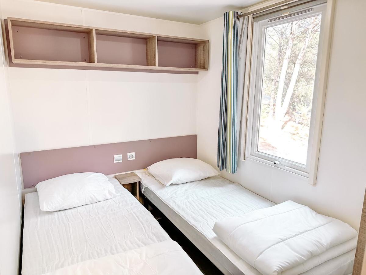 3 Bedroom Chalets Camping Lei Suves - Joycasa Roquebrune-sur-Argens Buitenkant foto