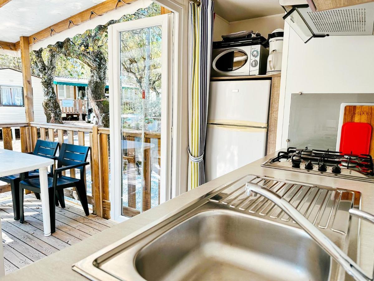 3 Bedroom Chalets Camping Lei Suves - Joycasa Roquebrune-sur-Argens Buitenkant foto