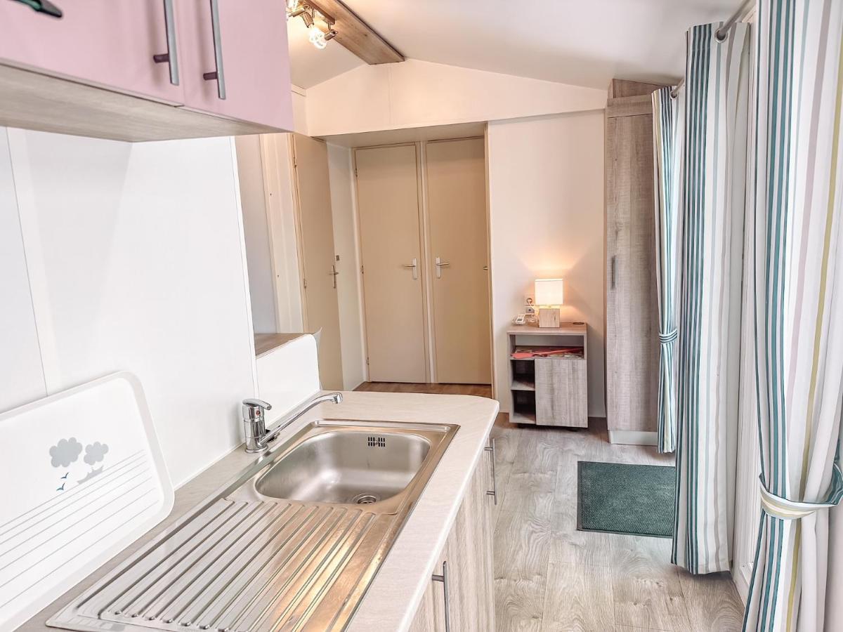 3 Bedroom Chalets Camping Lei Suves - Joycasa Roquebrune-sur-Argens Buitenkant foto