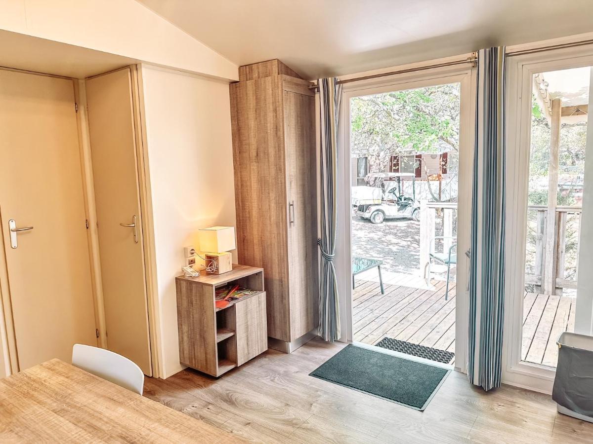 3 Bedroom Chalets Camping Lei Suves - Joycasa Roquebrune-sur-Argens Buitenkant foto