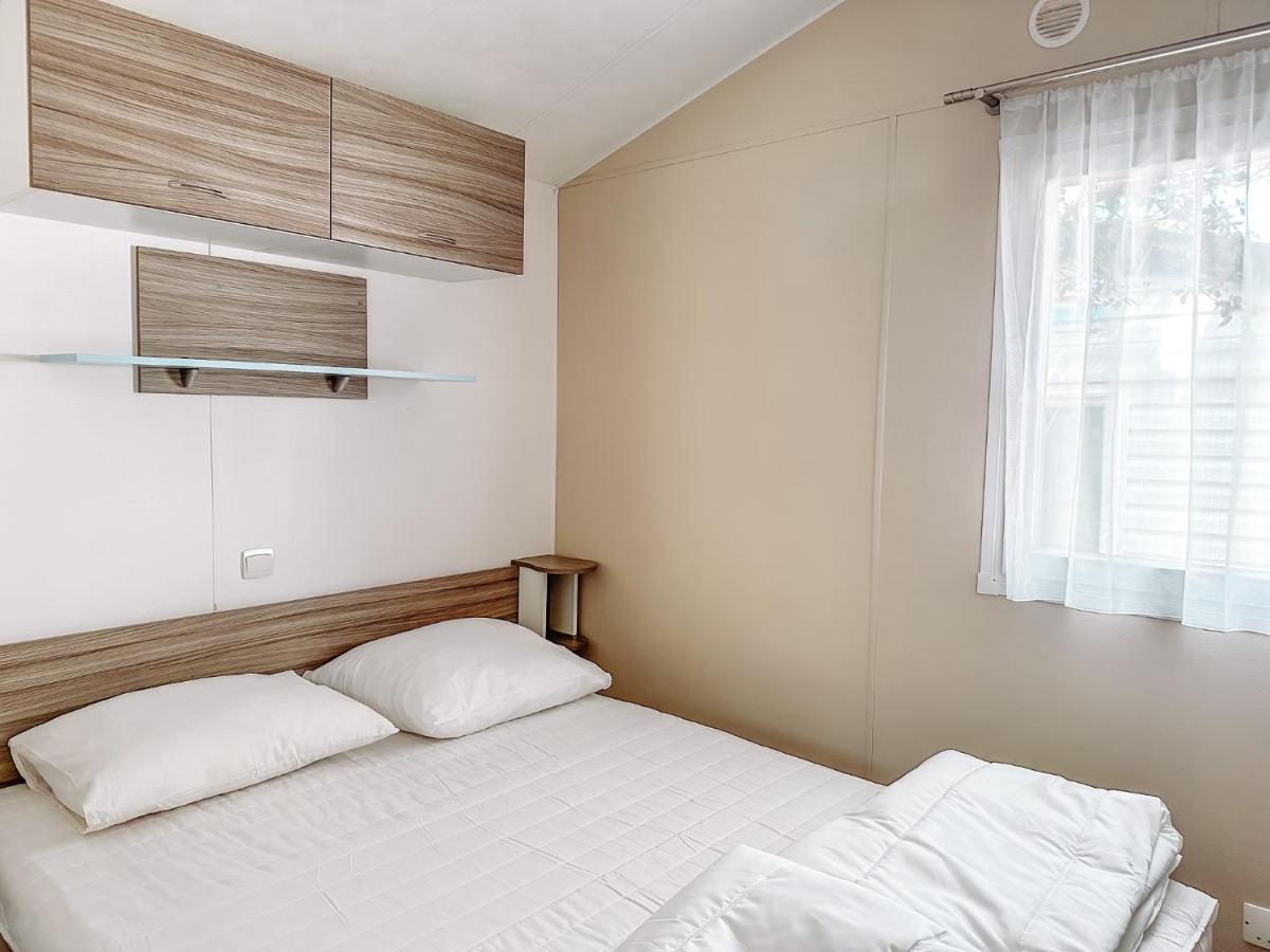 3 Bedroom Chalets Camping Lei Suves - Joycasa Roquebrune-sur-Argens Buitenkant foto